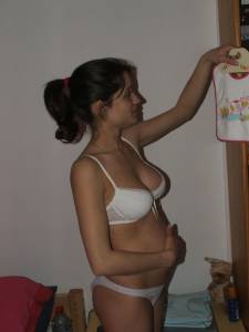 Pregnant Girl Shows Her Body To Her Friends x38p7rbg70gvt.jpg