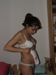 Pregnant Girl Shows Her Body To Her Friends x38-77rbg71nsr.jpg