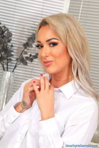 Lauren_Louise_in_CU_outfit_with_glossy_tan_legwear h7rc0v7doa