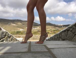 Greek celeb - Athina Oikonomakou Feet-57rcnd7gz0.jpg
