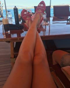Greek celeb - Katerina Papoutsaki Feet-l7rcmrtlcz.jpg
