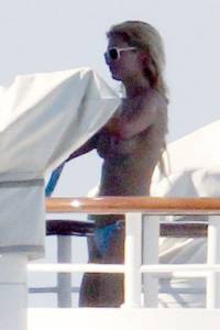 Paris Hilton nude US exhibitionist celebrity-w7rdgkeuuv.jpg