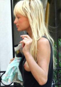 Paris Hilton nude US exhibitionist celebrity-q7rdgjispb.jpg
