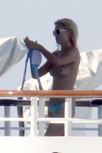 Paris Hilton nude US exhibitionist celebrity-b7rdgkdgzh.jpg