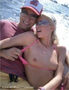 Paris Hilton nude US exhibitionist celebrity 77rdgjbat2