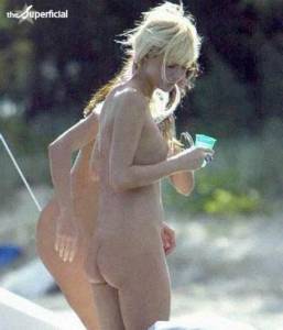 Paris Hilton nude US exhibitionist celebrity-n7rdg90yod.jpg