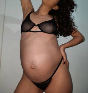 Pregnant-Working-Girl-%5Bx107%5D-i7rf2qhcrb.jpg