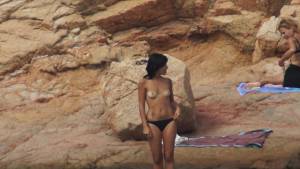 Sardinia italy brunette teen on beach voyeur spy x259-h7rfv84vfv.jpg