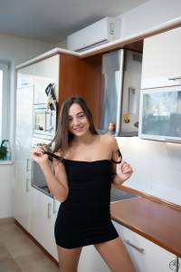 15-05-2023-Dominika C In The Kitchen No Makeup On-y7rggo62ph.jpg