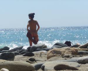 Girls-Nude-On-The-Beach-p7rgimszh7.jpg