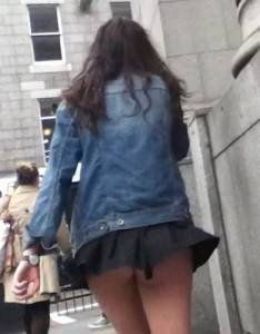 teen walking skirt-g7rgjo75u6.jpg