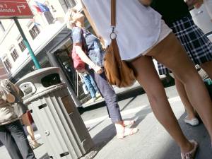 Spying Italian Girls In Shorts Candids Voyeur Spyv7rg8eaytp.jpg