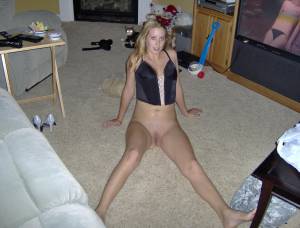 Amateur blonde teasing her friends at home (45 Pics)-r7rgk9pds5.jpg
