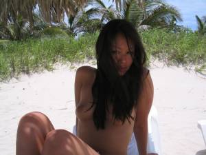 Asian-Girl-on-Holiday-Topless-pics-v7rgq4v7uy.jpg