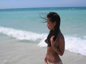 Asian Girl on Holiday - Topless picsu7rgq55vlz.jpg