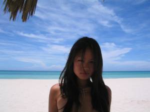 Asian Girl on Holiday - Topless pics57rgq53r7y.jpg