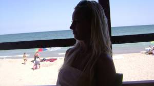 Blonda La Plaja [39 Pics]07rh5oeukf.jpg
