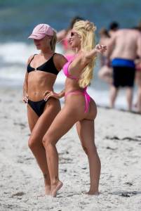 Seductive Bikini Babes_ Alisha Lehmann & Karoline Lima Flaunt Their Irresistibley7ri7pn1zw.jpg