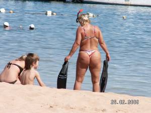 Beach Babes Spying 02 t7ritev63m