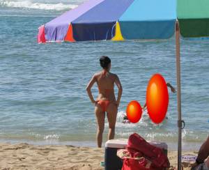 Beach Babes Spying 02 n7riti8qpy