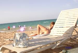 Sexy girl in bikini on beach-s7rit6jknc.jpg