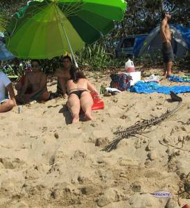 Beach Babes Spying 02 07rithe204