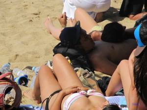 Beach Babes Spying 02 r7ritgtffw