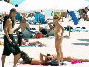 South Beach Topless Babe-s7rit7l1ca.jpg