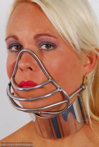 MB 020 - Natalie - Muzzled And Piped (2009-09-27)m7r1ast02a.jpg