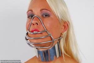 MB 020 - Natalie - Muzzled And Piped (2009-09-27)i7r1assc7v.jpg