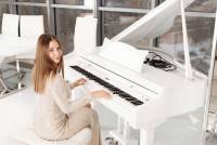 Amalia Davis piano 5c7r4n5vwjs.jpg