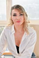 Venera Maxima MILF goes anal 13 77r50d3qxr