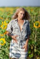 Claire Shelty sunflowers 12-w7r9g5vbv3.jpg