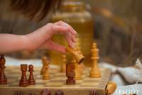 Toree-playing-chess-16-j7rnrls0i2.jpg