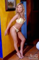 Alyssa L - yellow lingerie - Bumble-77ro8ug7ot.jpg