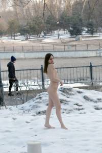 Nude-In-Russia Sasha K - Walks Barefoot In The Snow - x33-y7rqgi5cgo.jpg