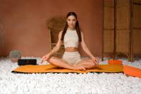 MPLStudios.com_24.03.15.Mariana.Yoga.Stretching_1 l7sdf6rpqe