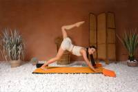 MPLStudios.com_24.03.15.Mariana.Yoga.Stretching_1 o7sdf7ches