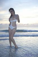 HarleySpencer.com_15.01.20.White.One.Piece_1 o7sdkjlr2c