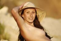 Sofi C beach 10 r7shex974o