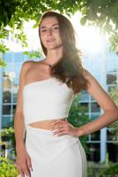Liana Luck the white look - July 22 k7sickqmn0