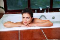 Vanessa Shy bathtub - July 25 m7sihiqkzb