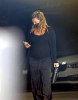 Margot Robbie out in Los Angeles - Oct 16 g7s6rdbpco