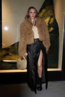 Cara Delevingne The NY Burberry Flagship Store reopening - Oct 16 p7s6reeck5