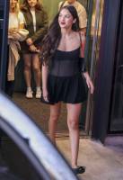 Olivia Rodrigo at the GUTS Gallery in Sydney - Oct 17 o7s6sm64hl