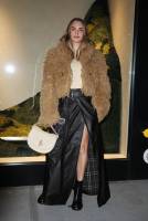 Cara Delevingne The NY Burberry Flagship Store reopening - Oct 16 p7s6regij7