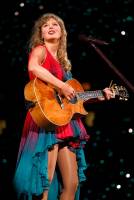 Taylor Swift performing The Eras Tour in Miami - Oct 18 k7s6u9j35f