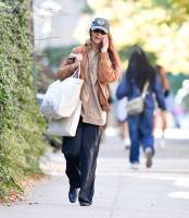 Katie Holmes out in NYC - Oct 19 i7s6x18p1j