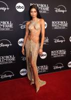 Zendaya - 2024 Rock & Roll Hall Of Fame Induction Ceremony - Oct 19 i7s6wb4z61
