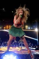 Taylor Swift performing The Eras Tour in Miami - Oct 18 r7s6u98p1q